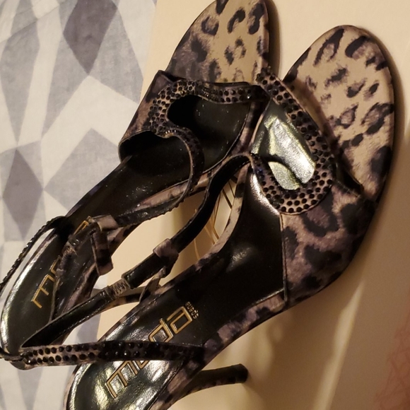 Shoes - Picture 1 of 2